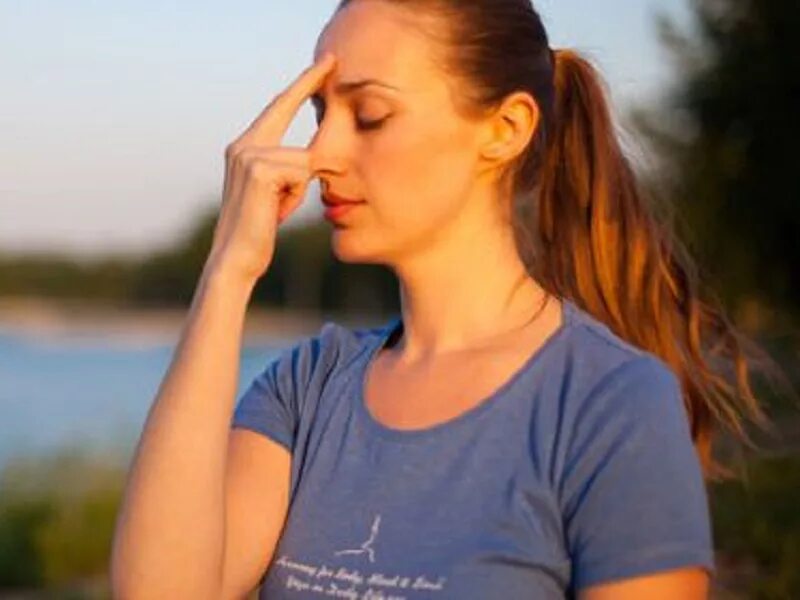 Диафрагмальное дыхание техника выполнения. Дышим через левую ноздрю. Диафрагмальное дыхание техника. Дышим через раз. Организм человека дыхательная система.