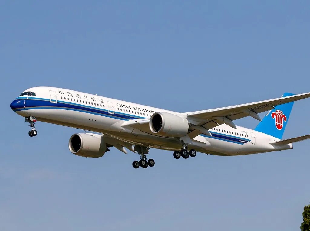 Боинг 787-200. China southern airlines cz 656 airbus a350-900. А350 900 china airlines. A350 900 china southern. Airbus a350-900 china eastern airlines.