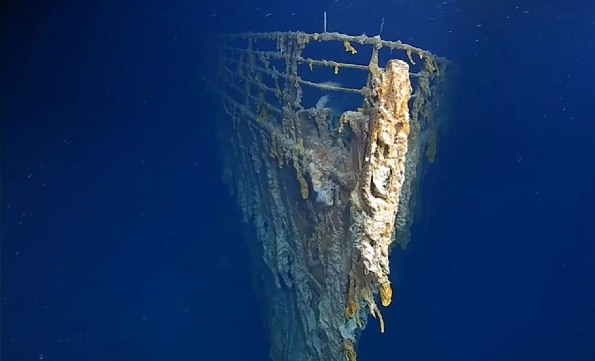 Титаник затонул в 1912 на глубине. Крушение ”Титаника” в Атлантическом океане. Затонувший Титаник 2022. Место крушения Титаника со спутника.