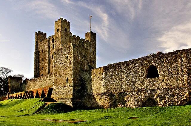 Rochester castle is one of the best preserved examples of Norman architecture in
