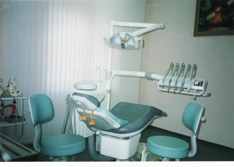 краснодар стом кабинет витадент. б/у минитурбинку стоматологическую. Diplomat de102. бу стомат. стоматологическая установка 1995 год.