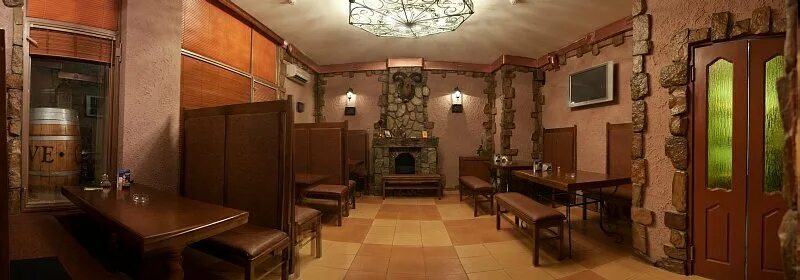 Палиха бар москва. Гастропаб бродвей. Lock stock barrel казань. Лок сток бар казань. Roof gastro bar казань.