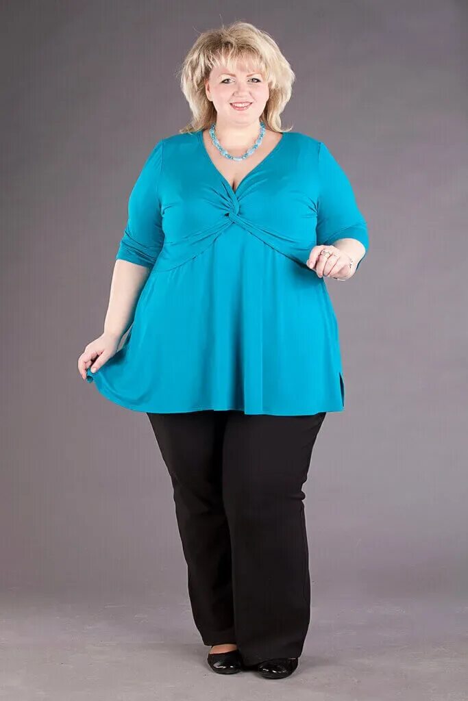 Женская одежда для полных. Женские платья больших размеров. Стильные платья для полных. Обычные полные женщины. Девушка 60 размера.