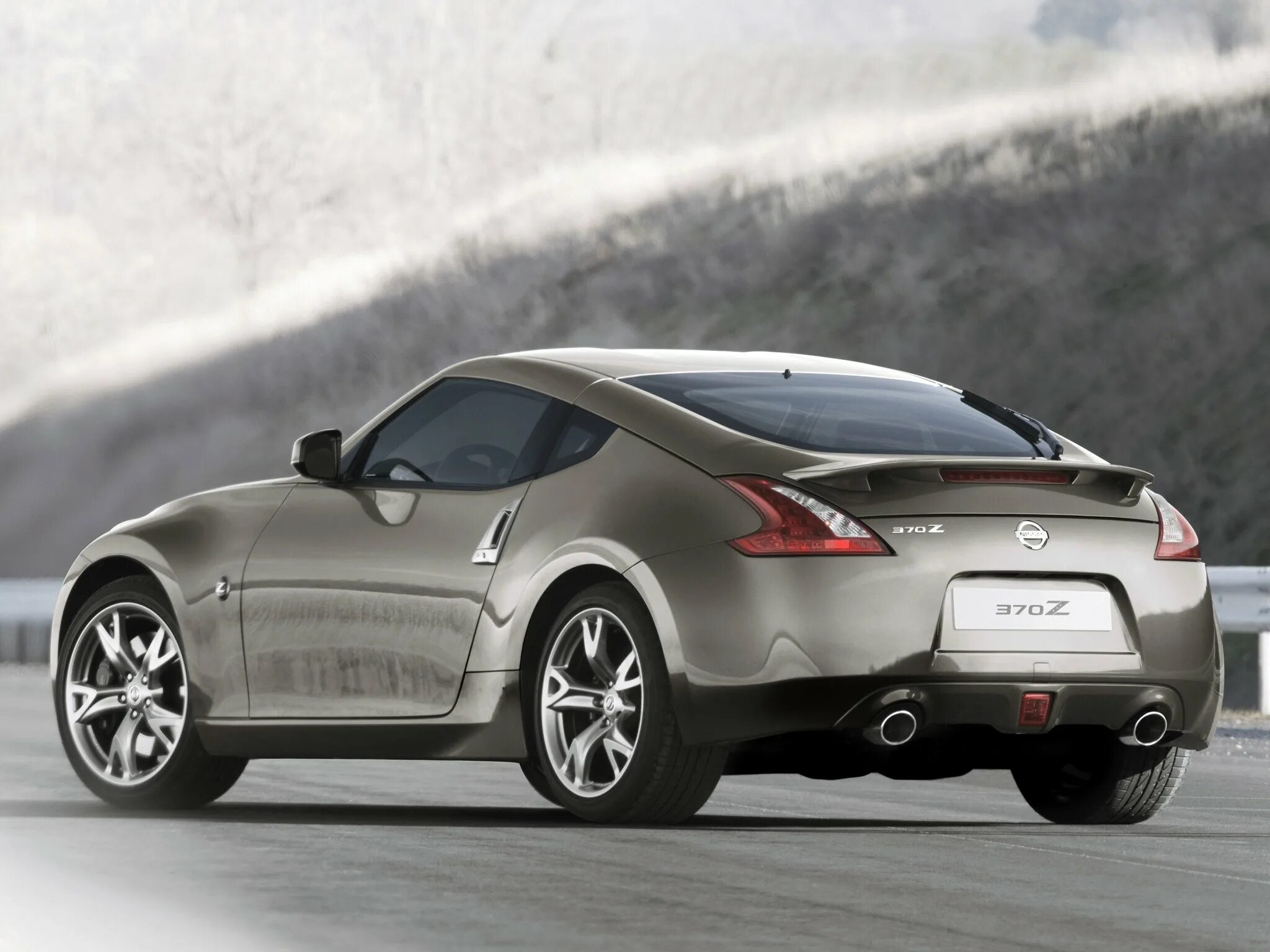 3 дверные машины. Nissan 370z Coupe. Купе Nissan 370z. Nissan 370z 2008. Nissan 370z cars Coupe.