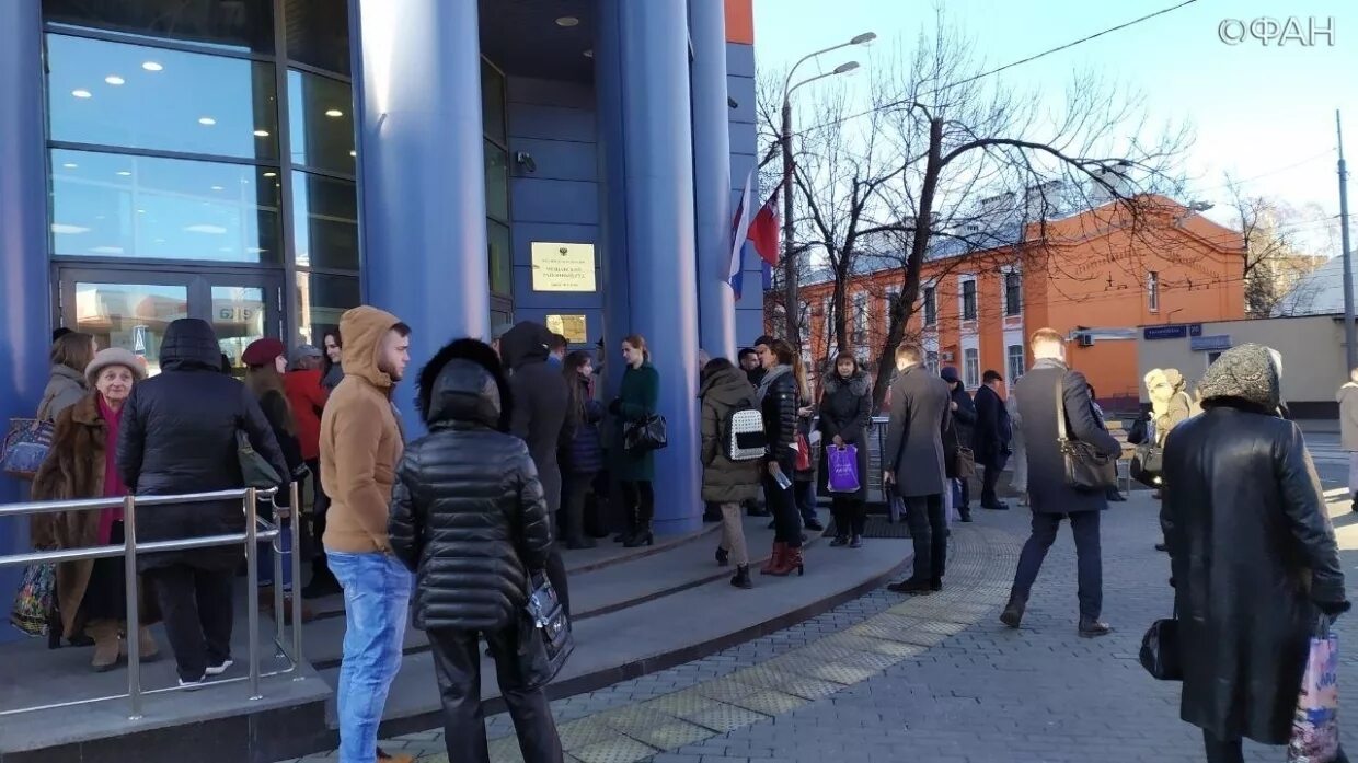 Почему эвакуируют города