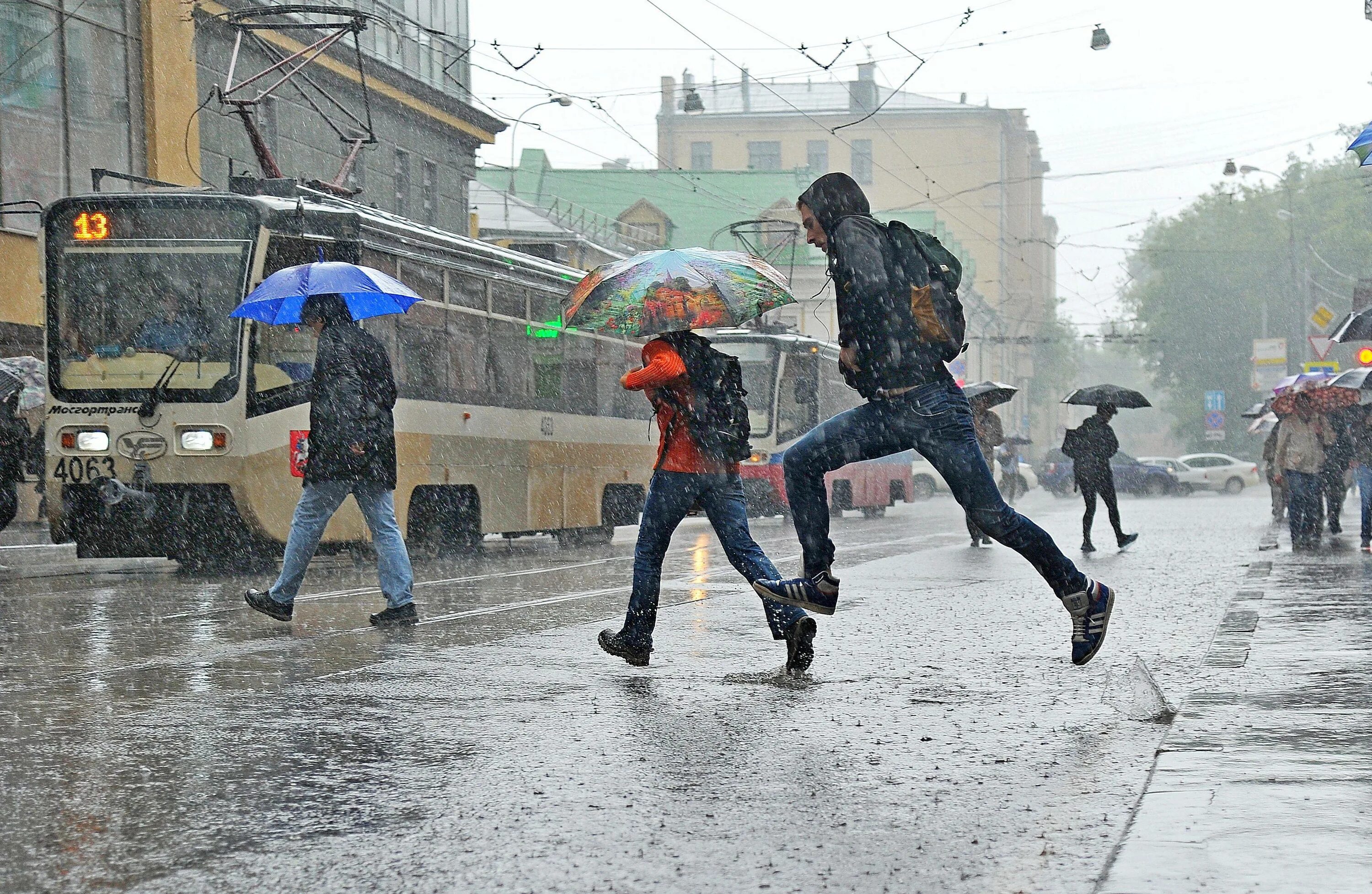 Дождь в Москве. Сильный дождь. Дождливый день в Москве. Ливень. Сколько дождик