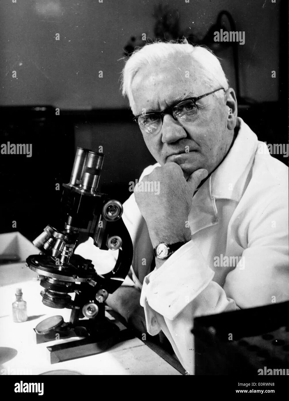 Alexander Fleming - Discovered Penicillin, Timeline, Life - Alexander Fleming Bi