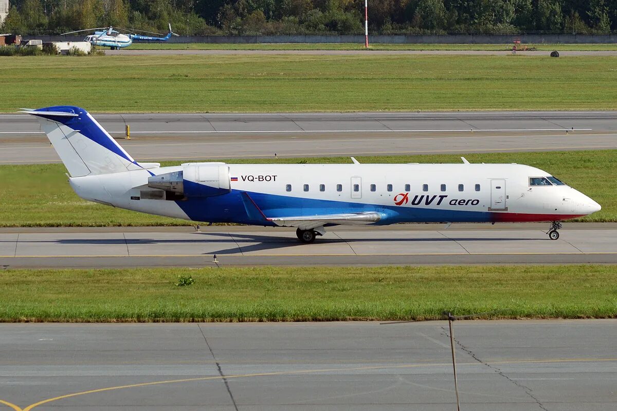 Bombardier crj 200. Mitsubishi CRJ-200er. Бомбардье crj200. Mitsubishi CRJ-200er самолет. Canadair Regional Jet 200 ЮВТ Аэро.