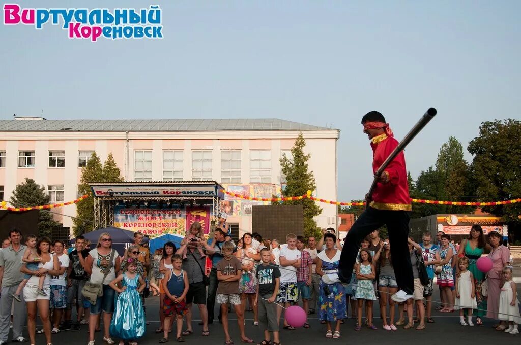 Погода в кореновском поселок комсомольский. Кореновск день города. Население города Кореновск. Кореновск 1990 года.