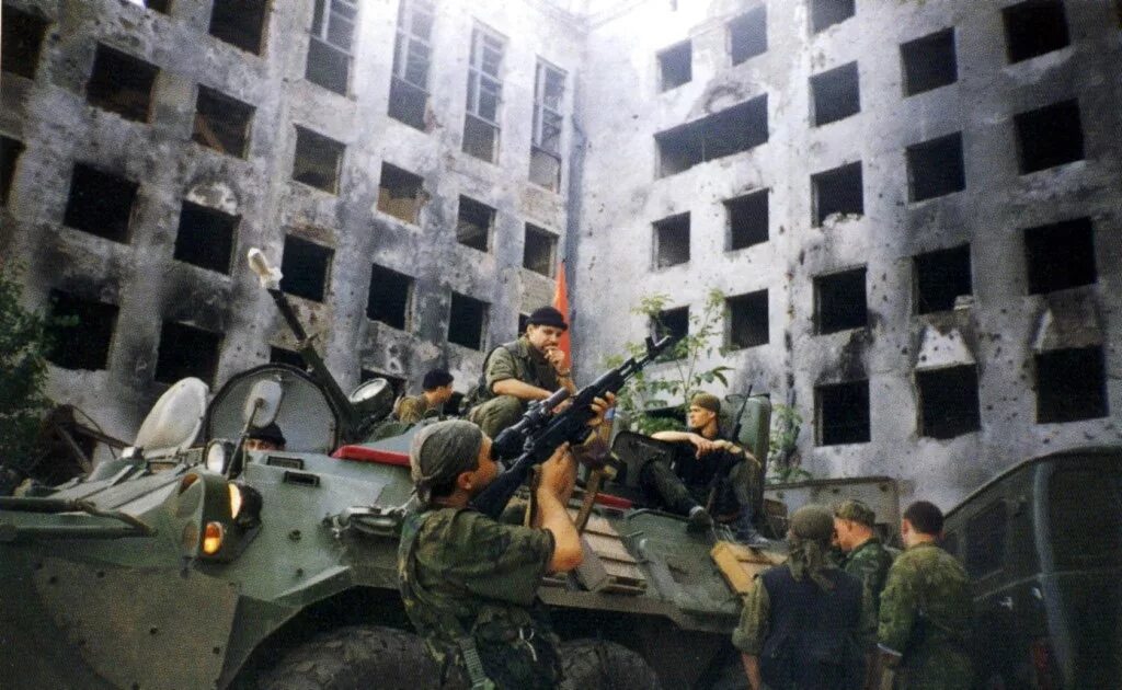 Операции нападение. Чечня Грозный штурм август 1995. Штурм Грозного 1996 август. Чечня 1995 штурм Грозного.
