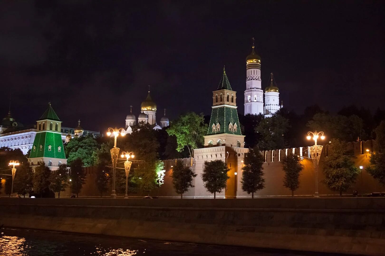 Кремлевская набережная Москва. Кремлевская набережная 2023. Кремлевская набережная Москва Пирон. Кремлевская набережная 1 Москва. Kremlin отзывы