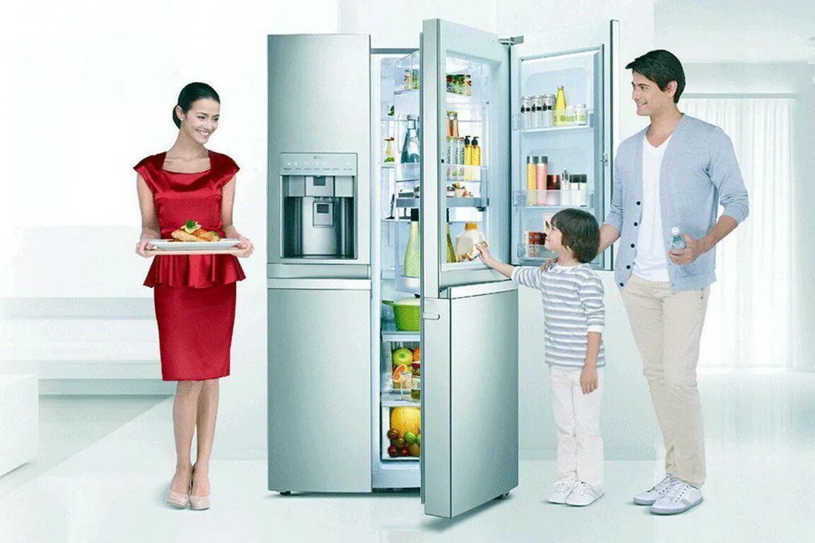 Продавец холодильников