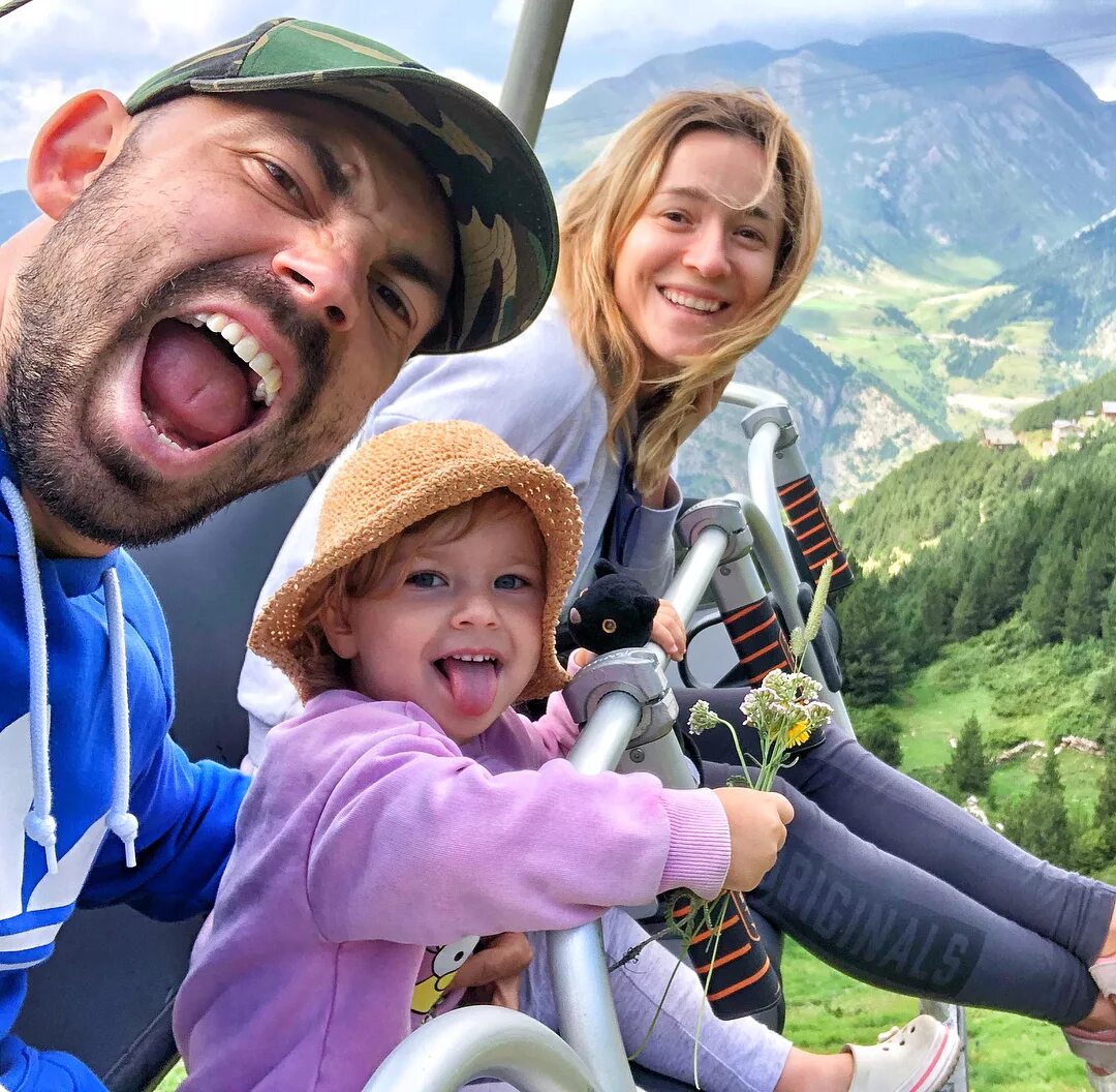 Жена беднякова орел и решка. Андрей бедняков жена. Бедняков сейчас живет и работает. Андрей бедняков и его жена. Бедняков сейчас живет и работает.