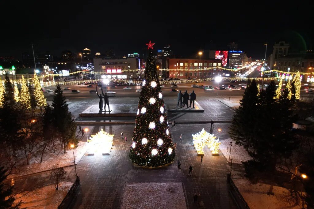 Новый год в новосибирске куда сходить. Новогодняя площадь ленина новосибирск. Новый год в новосибирске куда сходить. Новогодняя площадь новосибирск. Новосибирск новый год.