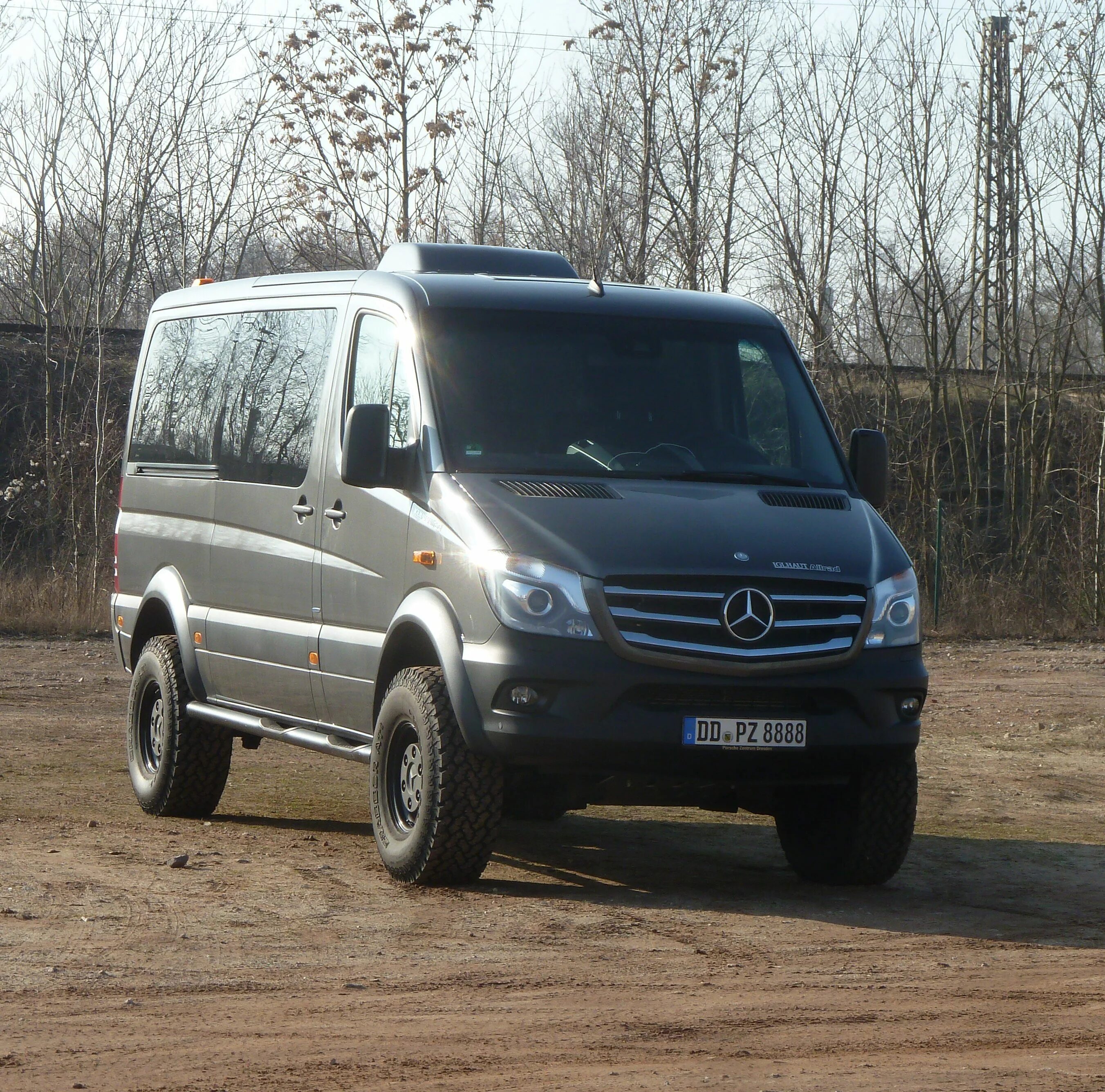 Найди спринтер. Mercedes Sprinter 4x4. Мерседес Спринтер 4 на 4. Mercedes-Benz Sprinter 319. Mercedes Sprinter 4х4.