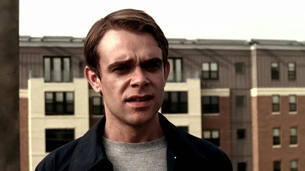 Мой любимый живой мертвец. Dead awake 2010. живой мертвец фильм 2010. сериал про ожившего мертвеца русский.