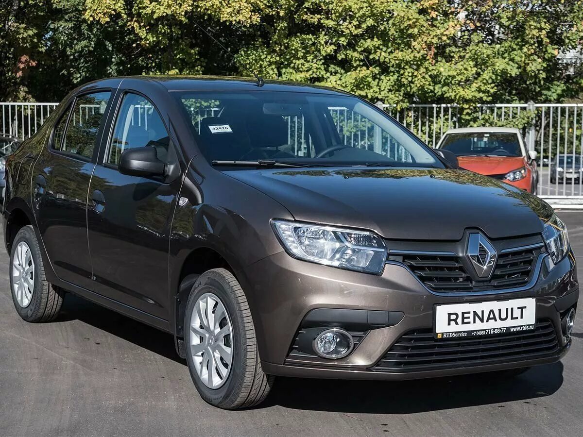 Разница логан 1 и логан 2. Рено логан 2. Рено логан 1 и 2 поколения. Renault logan рестайлинг дорестайлинг отличия. Рено логан 1 и 2 поколения.