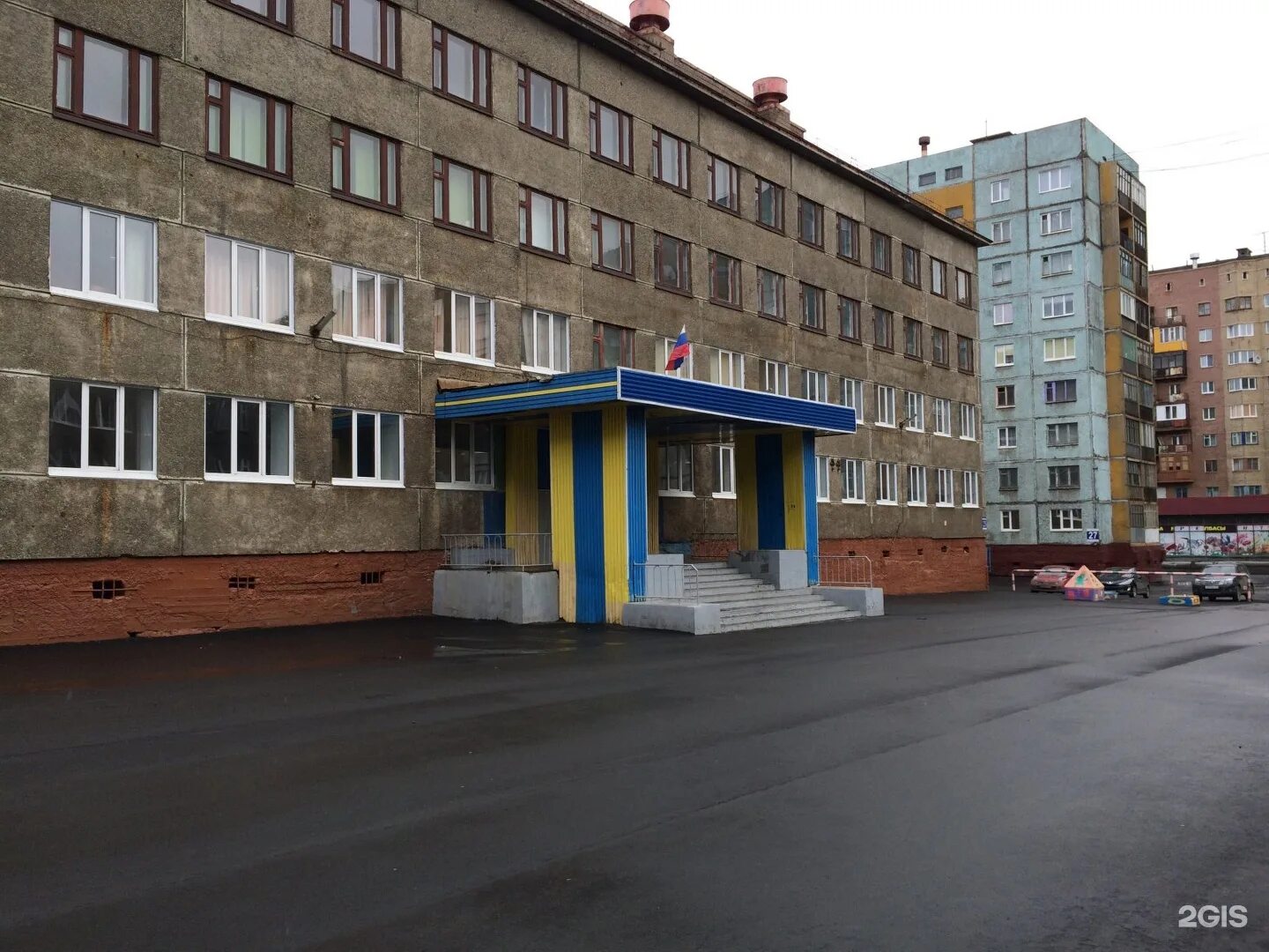 Норильская межрайонная больница №1. Магазин солнечный норильск. Карапузики, норильск, улица завенягина. Гимназия 1 норильск. Норильск страхования.