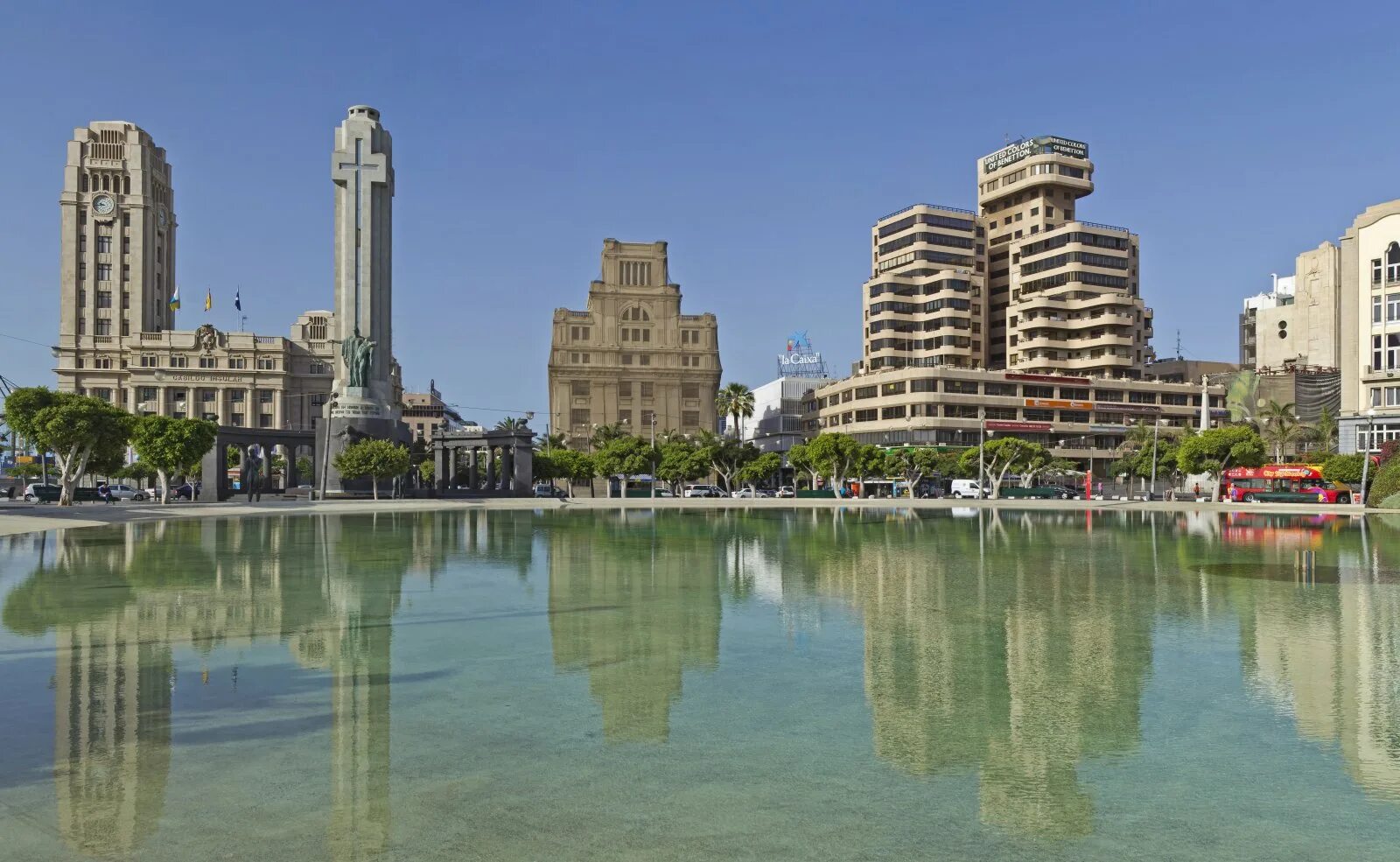 Santa cruz tenerife. Санта круз де тенерифе. Площадь испании (санта-крус-де-тенерифе). Столица тенерифе санта-круз. Тенерифе санта крус.