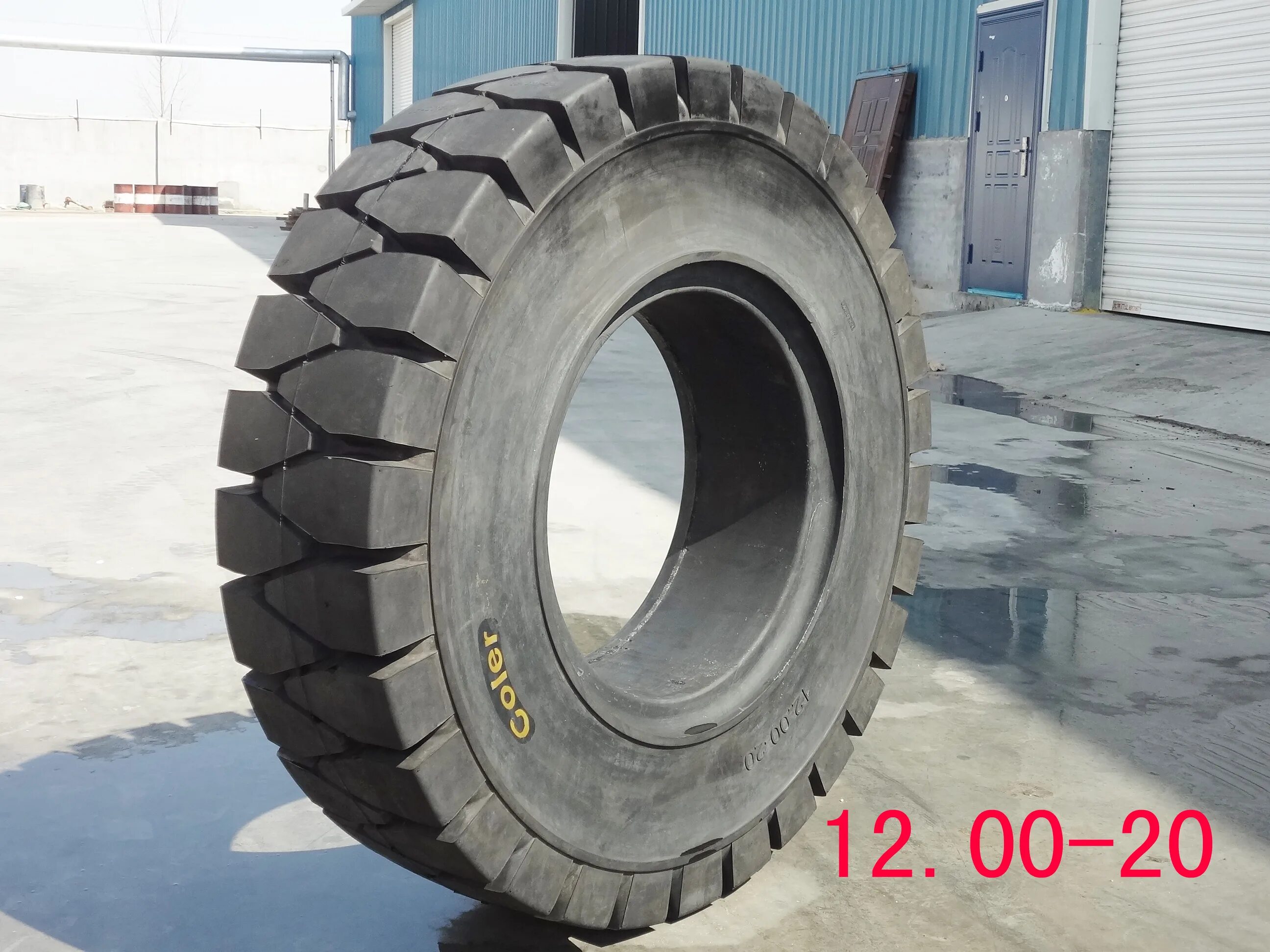 Покрышка на погрузчик. Шина 10.00-20 Solid Tire спарка. Шины 12.00-20 ai Solid Star. Шины на погрузчик 12.0r18. Шины для вилочных погрузчиков 9.00-20.