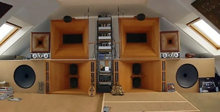 Пьяные колонка 700 вт. Колонка для соседей. Pioneer subwoofer. Колонки соседи вешайтесь. Колонки соседи вешайтесь.