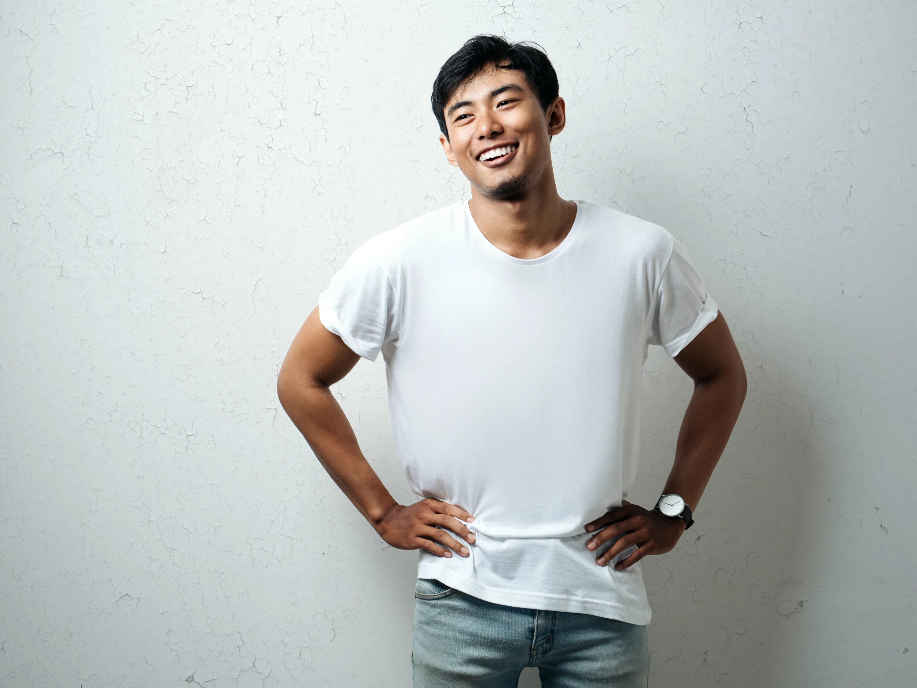 Казах улыбается. For asian man. Средний азиат человек. Азиат на белом фоне. Счастливые азиатские мужчины.
