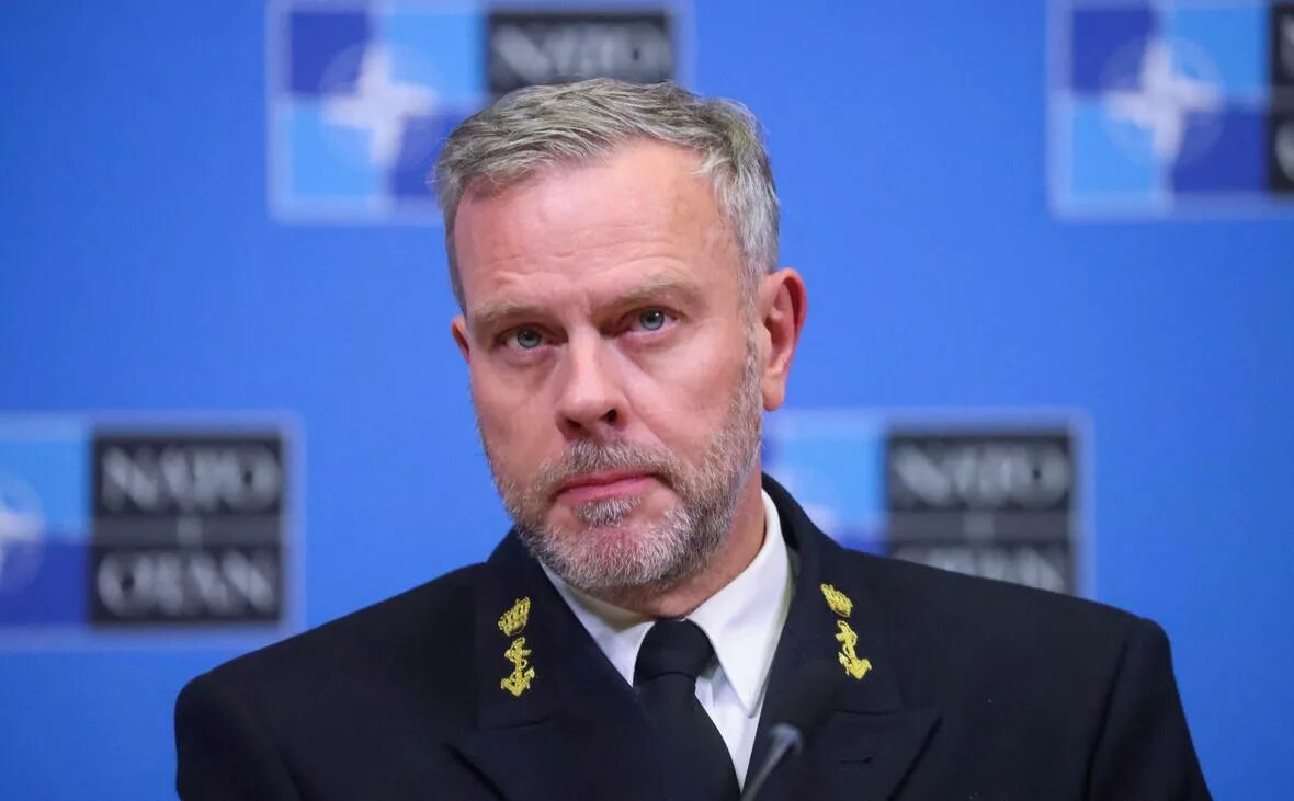 Глава комитета нато бауэр. Адмирал Роб Бауэр. Глава военного комитета НАТО Адмирал Роб Бауэр. Адмирал ВМС Нидерландов Роб Бауэр.
