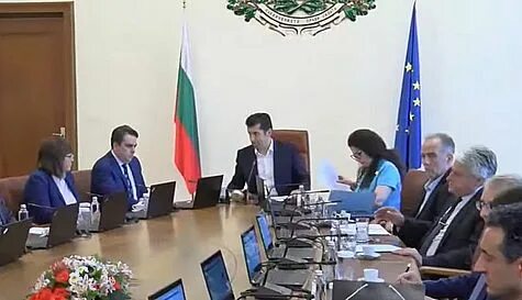 Правительство пало