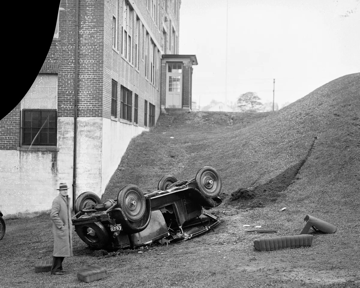 Что случилось 14 апреля 1930 года. Бостон 1930. Автомобильные аварии прошлого века.