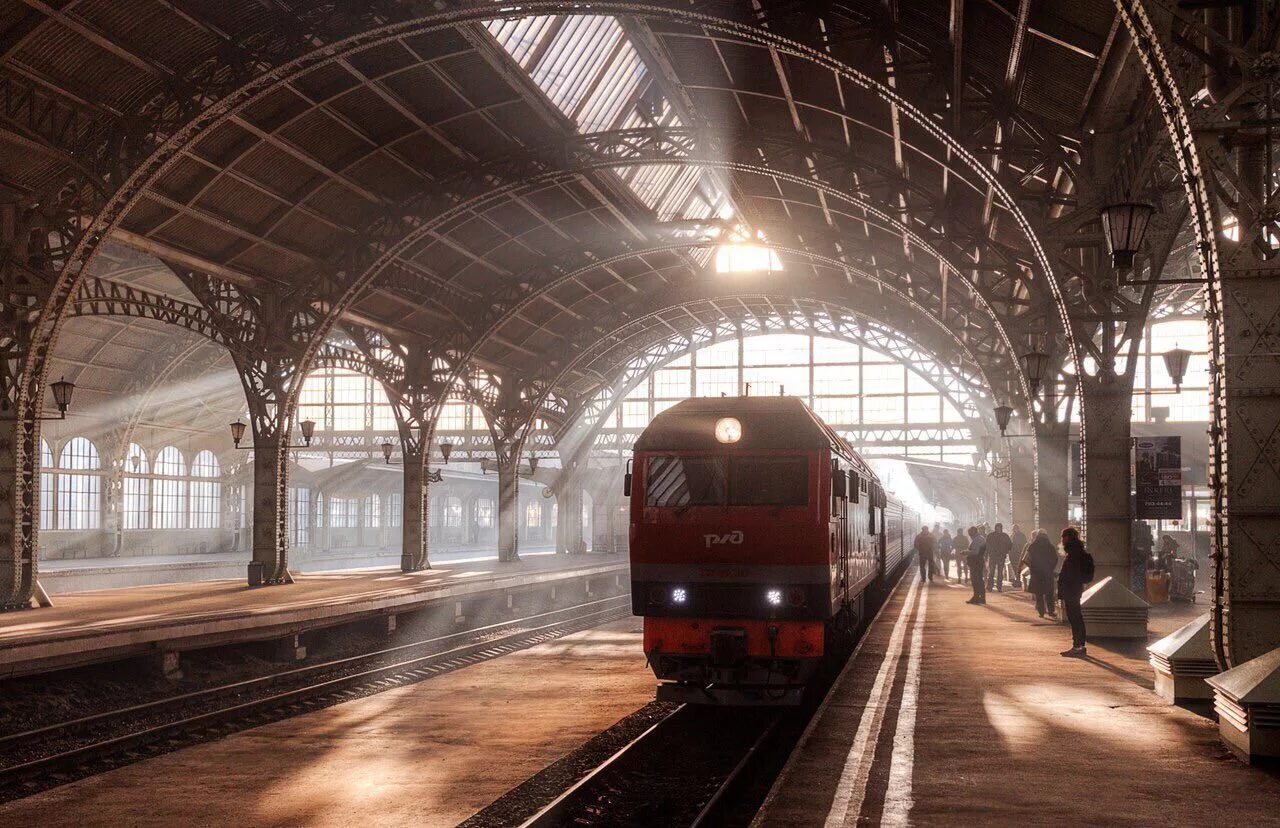 Витебский вокзал Санкт-Петербург. Витебский вокзал Питер. Метро Витебский Витебский вокзал. Санкт-Петербург на Витебском вокзале.