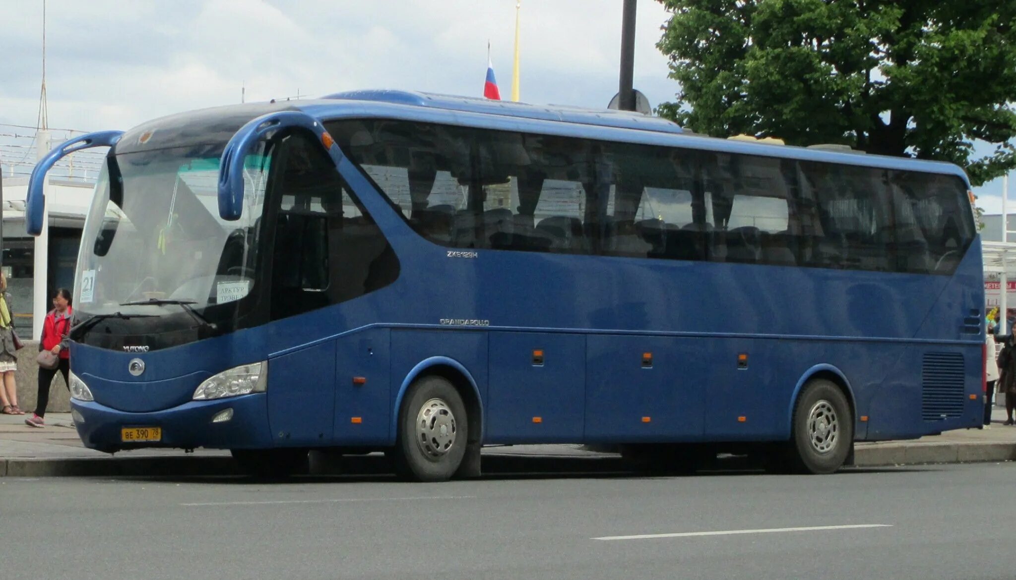 Автобус ютонг туристический. Yutong zk6129h. Yutong zk6129h салон. Ютонг 6129. Yutong ZK 6129.