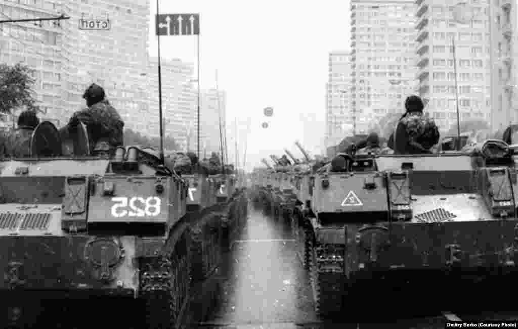 19 января 1991 год. Белый дом 1991 год августовский путч. 19 января 1991 год. Таманская дивизия августовский путч. 19 августа путч 1991 года.