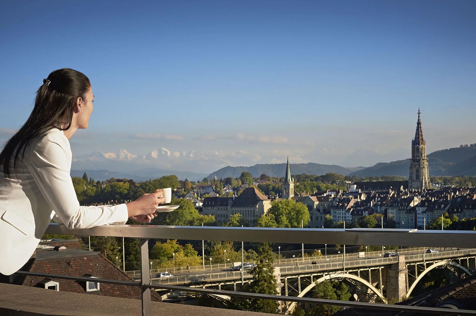 Солн берн. Кристина берн берлин фото. политическая кампания watch our bern.