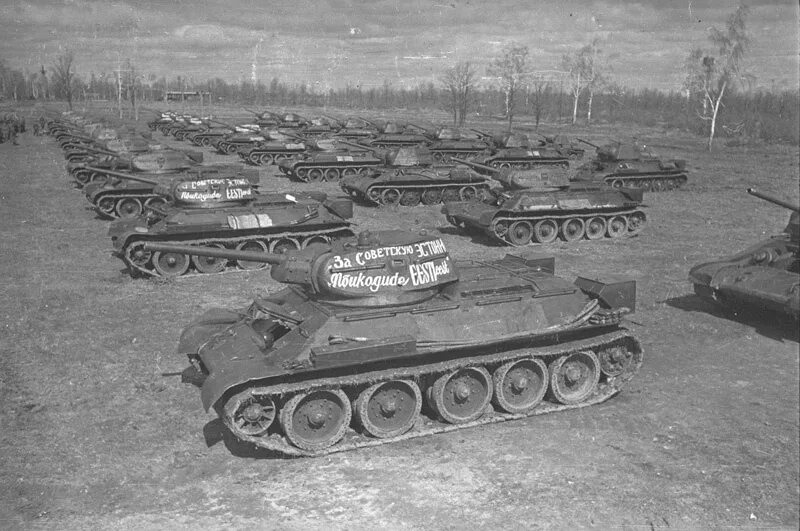 Танк т-34 в годы великой отечественной войны. Танковая колонна ссс1941. Т-34-76 стз 1942. Танковые колонны на средства. Танковая колонна рпц 1944.