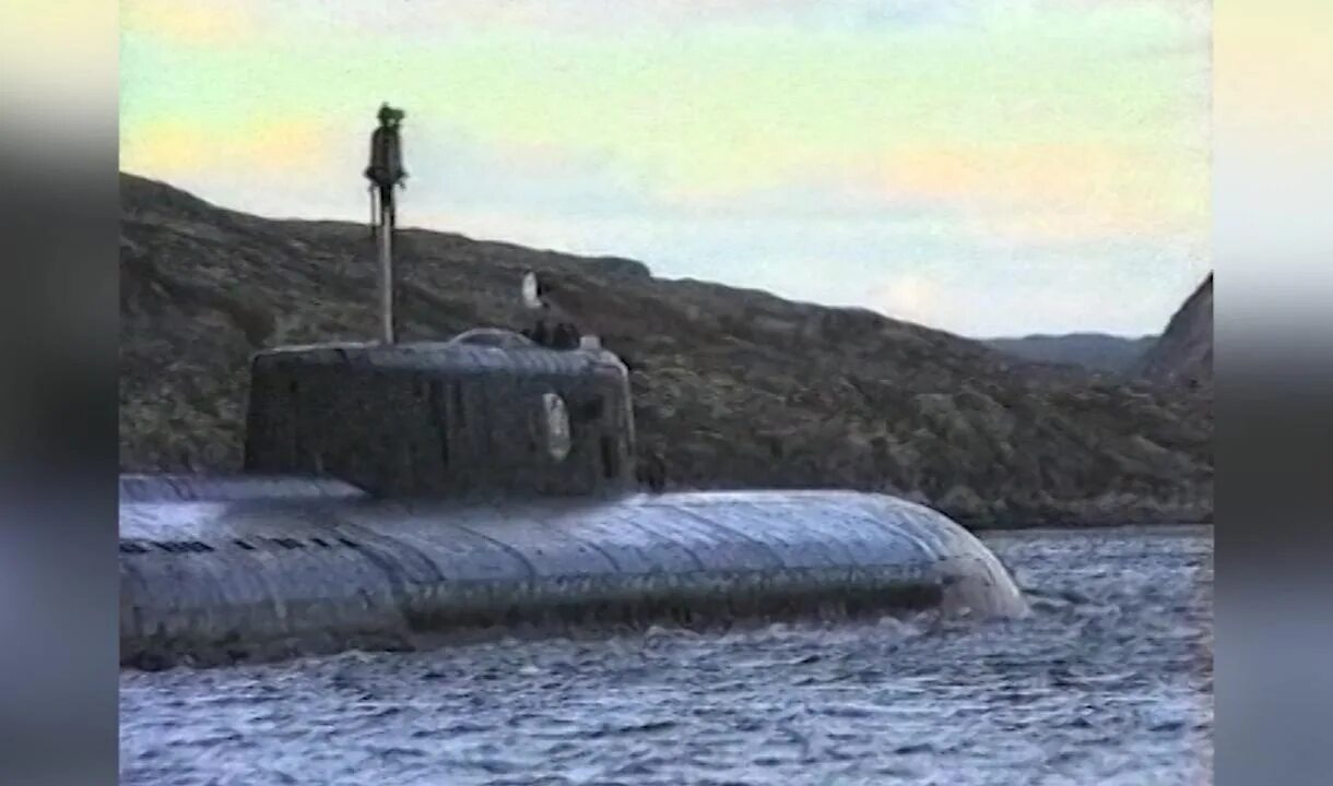 Курск под водой ванга. Подводная лодка к-141 «Курск». Гибель АПЛ Курск. Катастрофа АПЛ «Курск». Баренцево море подводная лодка Курск.