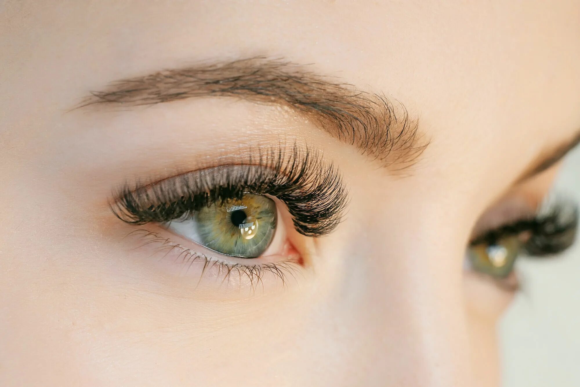 Extend lashes