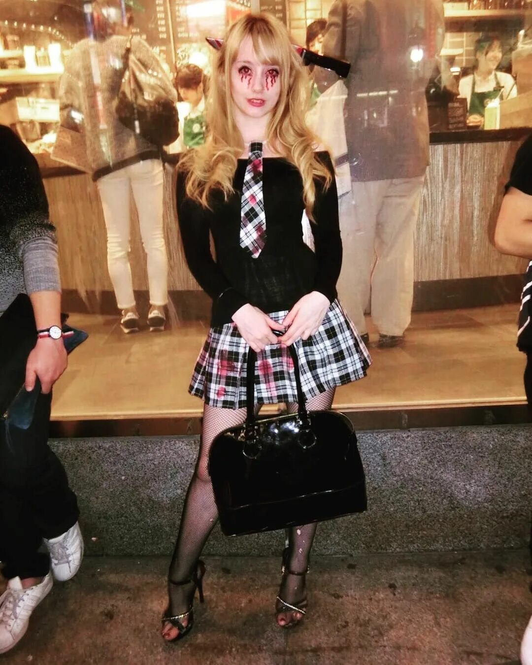 Tokyo model. Gemma louise из токио. gemma tokyo модель.