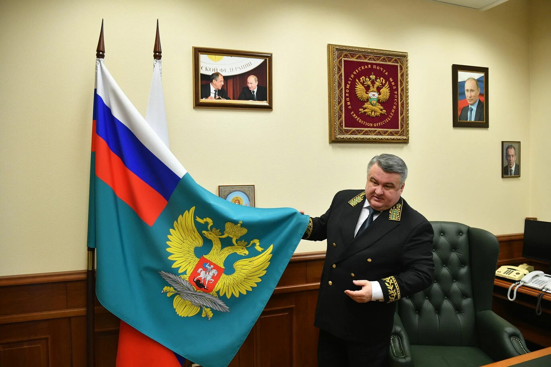 Служба в министерстве иностранных дел