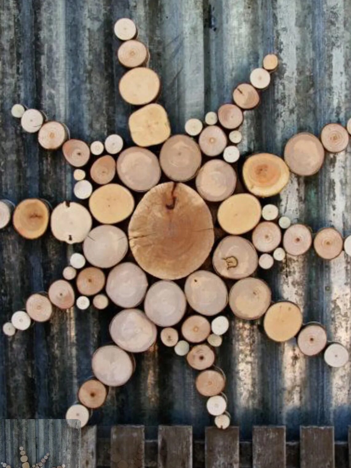 Спилы дерева в интерьере. Композиция из спилов. Поделки из спилов дерева. Украшения из спилов дерева. Спилы дерева для декора.
