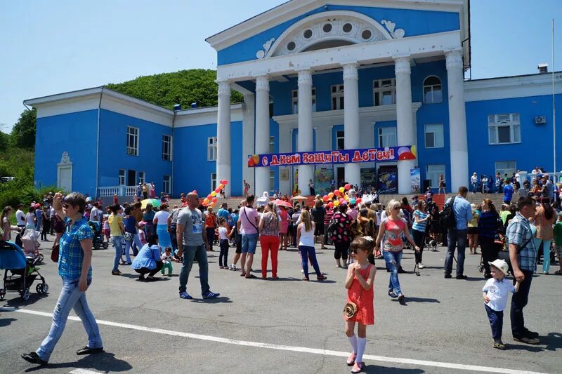 Находка центр города. Город находка дкм. Люди города находки. Находка приморский край центр города. С днем города находка.