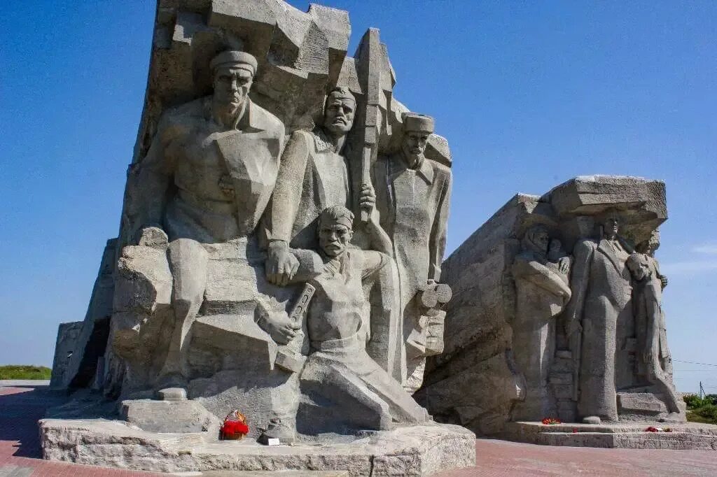 Комплекс керчь. Мемориальный комплекс аджимушкайские каменоломни. керчь аджимушкайские каменоломни. керчь памятник аджимушкая. памятник аджимушкайские каменоломни город керчь.