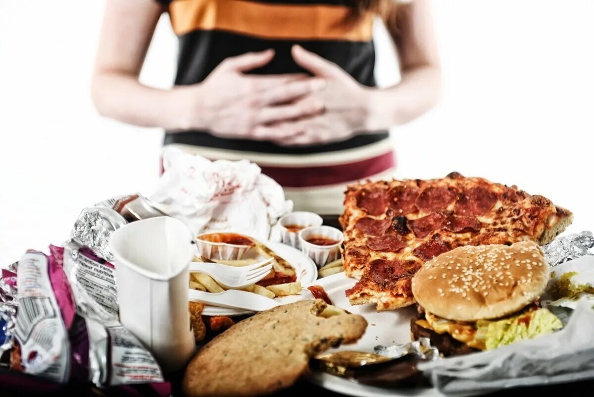 Слабость после жирной пищи. Неправильное питание. Переедание. Компульсивное переедание. Переедание пищи.