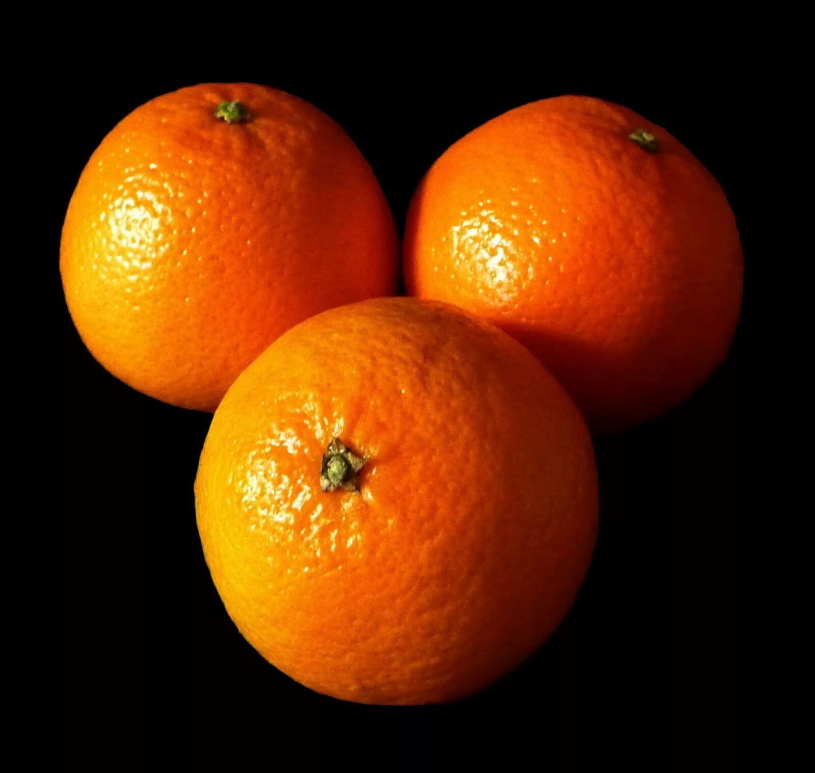 Are oranges here. Померанец оранж. Сирийские апельсины. Апельсин сирия. Оранжевые фрукты и ягоды.