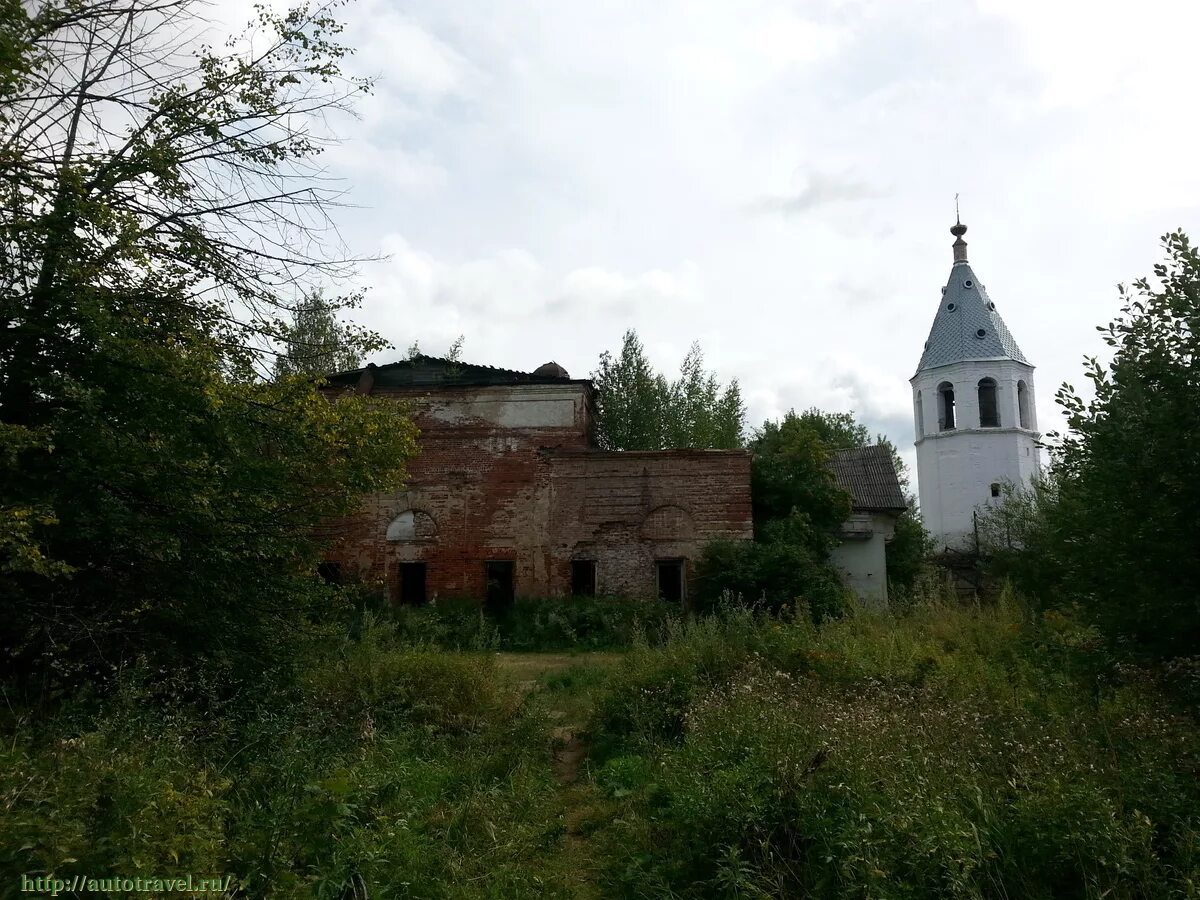 Погода в любиме ярославской на 10 дней. Храм в Любиме Ярославской области. Церковь Покрова Пресвятой Богородицы Ладьино. Замок в Любиме Ярославской. Синцово Тверская область.