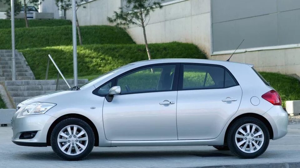 Toyota Auris 2007. Тойота аурис 1.4 2008 3 дверная. Машина аурис 1.8. Toyota Auris Hatchback 2011. Toyota auris 1.6