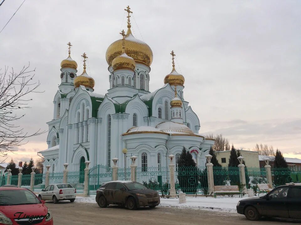 Церковь троицы живоначальной (батайск). Церковь троицы живоначальной (батайск). Троицкий собор батайск 2010. Троицкая церковь батайск. Храм 50 лет октября батайск.