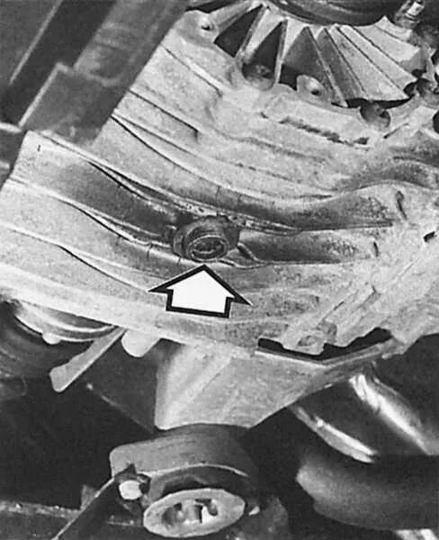 Ауди а4 пробка АКПП сливная. Пробка уровня масла АКПП Ауди а4. Ауди а6 заливная пробка коробки передач. Сливная пробка Ауди а4 б8. Как проверить масло ауди а4
