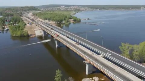 Не мост а река