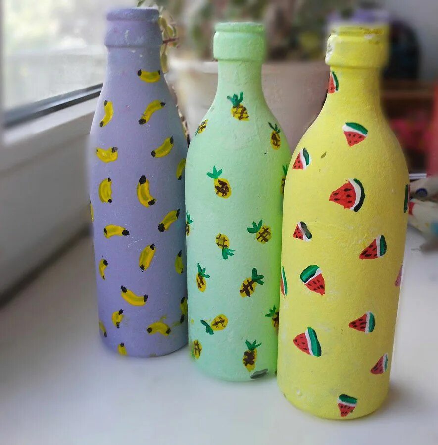 Просто бутылочки. Украсить пластиковую бутылку. Декоративные бутылки. Декорировать бутылку. Декор маленькой бутылочки.