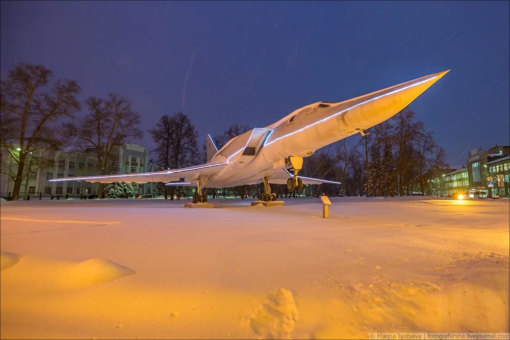 Самолет какой район. Памятник ту 22 в Казани. Памятник ту 22м3 Казань. Казань памятник самолет ту 22. Авиастроительный район ту22.